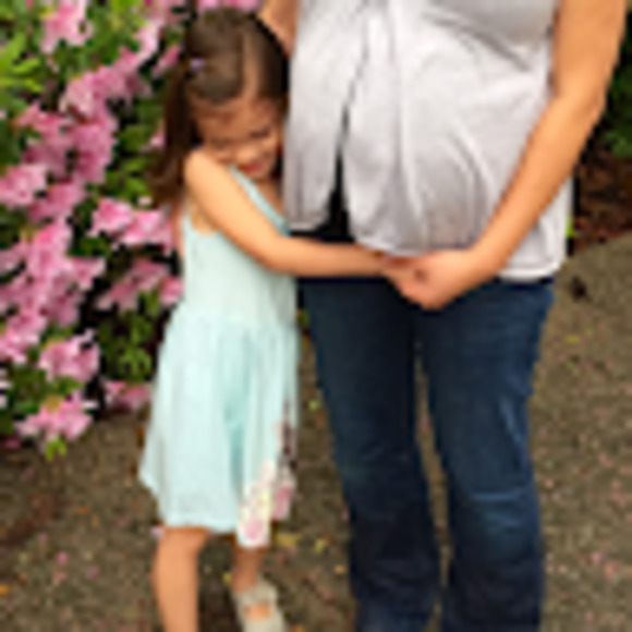 Meet your Posher, Nicole - Picture 1 of 1